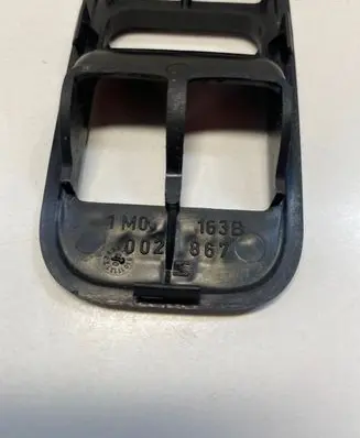 Seat Leon (1M) Front door window switch trim 1M00163B