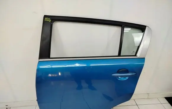 KIA Sportage Rear door 
