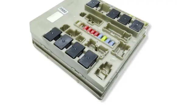 Renault Clio III Fuse module 674668A