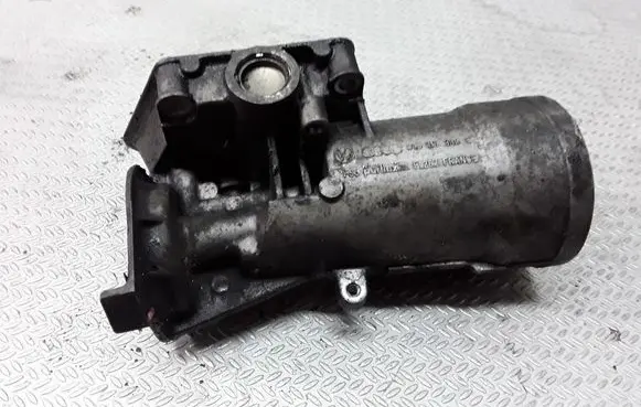 Volkswagen Golf V Oil filter mounting bracket 045115389E