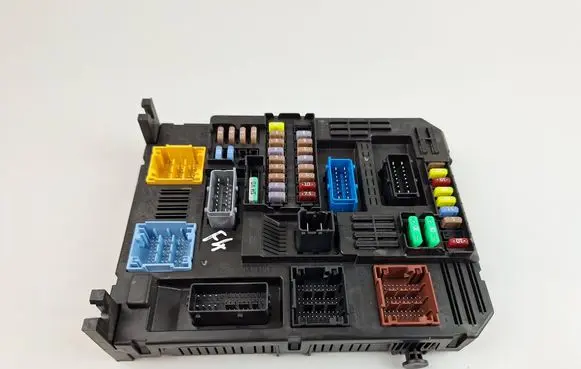 Peugeot 207 Fuse box set 9832880680