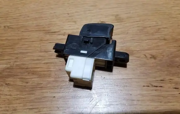 Nissan Almera Tino Electric window control switch
