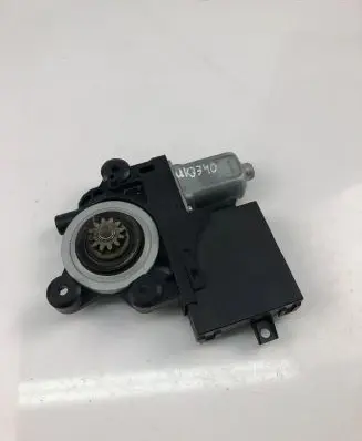 Volvo S40 Front door window regulator motor 31264189AA