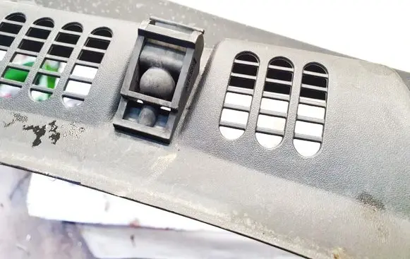 Skoda Octavia Mk2 (1Z) Windshield washer spray nozzle 