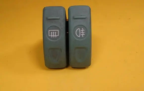 Renault Twingo I Windscreen/window heater switch 822226F