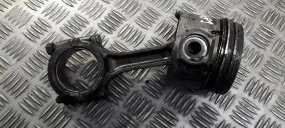 KIA Carnival Piston with connecting rod