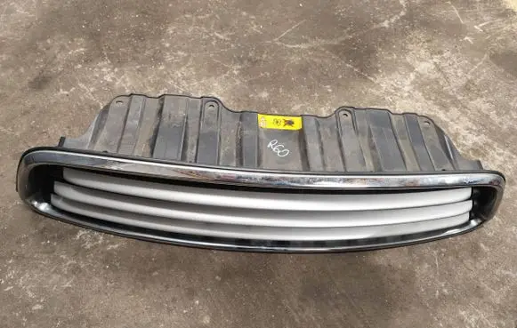 Mini Cooper Countryman R60 Front bumper upper radiator grill 9801581 9801582 9803635