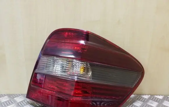 Mercedes-Benz ML W164 Rear/tail lights 404122R 404182R