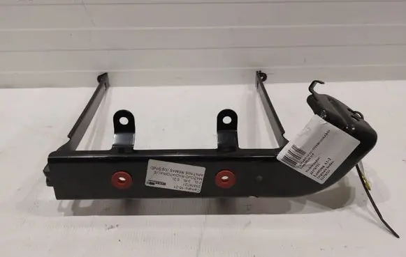 Chevrolet Camaro Intercooler pipe mounting bracket 23376721