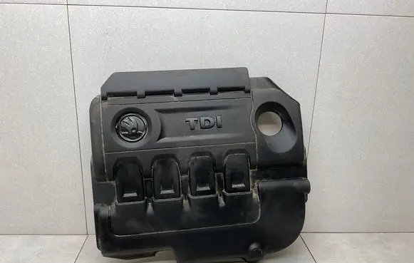 Skoda Octavia Mk3 (5E) Engine cover (trim) 04L103925T