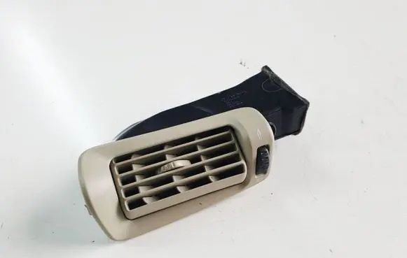 Volvo XC90 Air vent grill in roof 