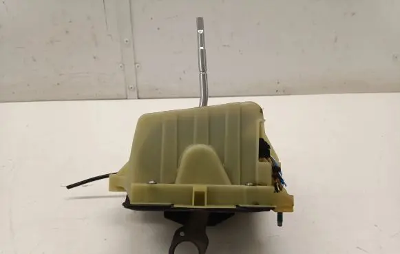 Mercedes-Benz E A207 Gear shifter/selector A2042678124
