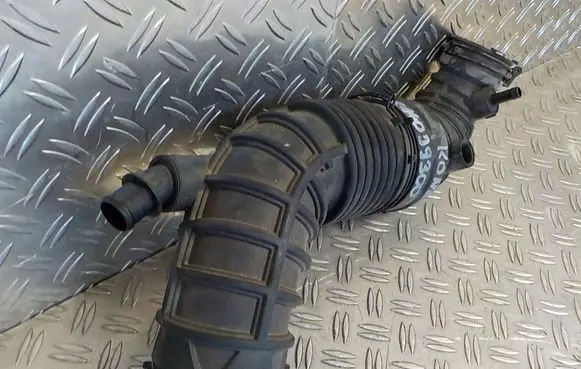 Hyundai Kona I Air intake hose/pipe 28140J9300