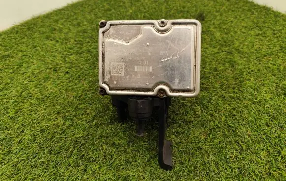 Mercedes-Benz E W212 ABS Pump A0009019800 FD13M07 1009271543