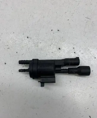 Mercedes-Benz E W212 Valve vacuum 0025401497
