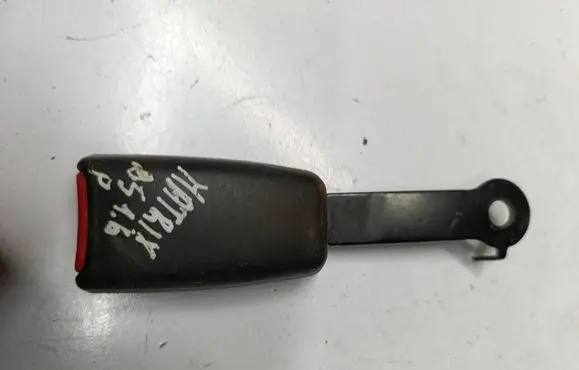 Hyundai Matrix Front seatbelt buckle fawfawfawf784a