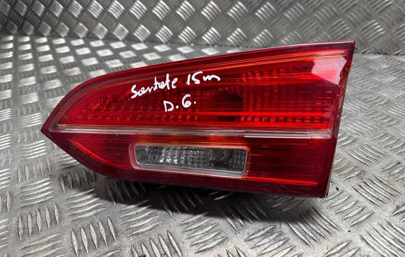 Tailgate rear/tail lights
