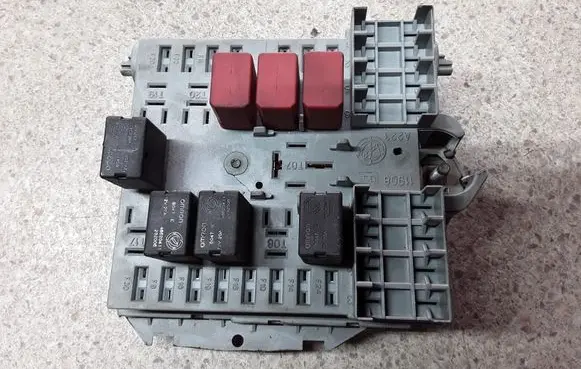 Alfa Romeo 159 Fuse module 50508214