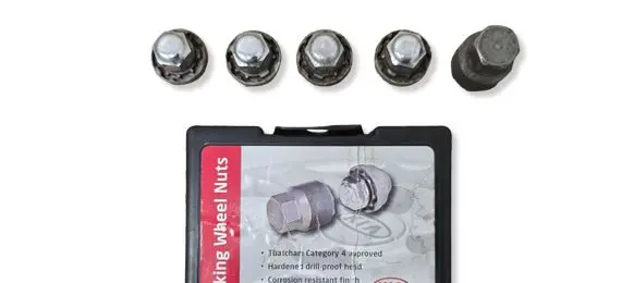KIA Optima Anti-theft wheel nuts and lock 