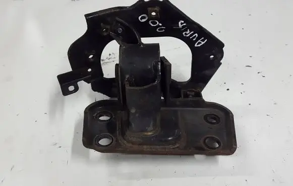 Toyota Auris 150 Gearbox mounting bracket 