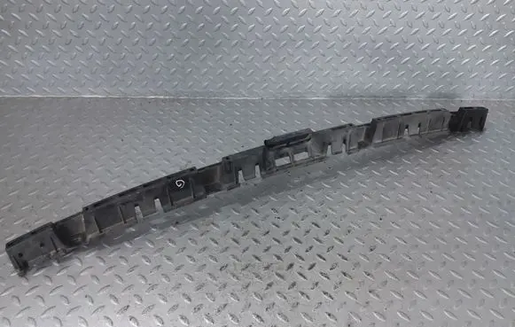 Rear bumper mounting bracket