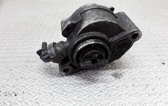 Ford Focus C-MAX Vacuum pump D1561B