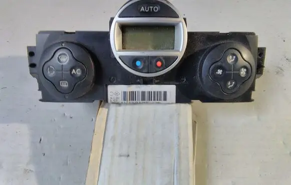 Renault Scenic II - Grand scenic II Climate control unit 8200344842 4E7W9J