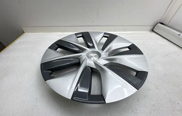 Tesla Model Y R20 wheel hub/cap/trim 104423500B
