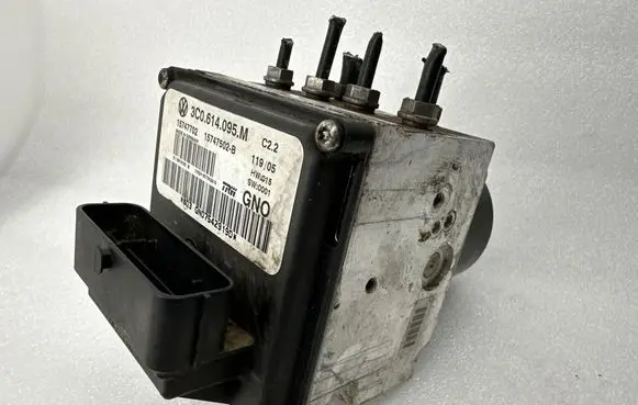 Volkswagen PASSAT B6 ABS Pump 3C0614095M 15747502B 15747702