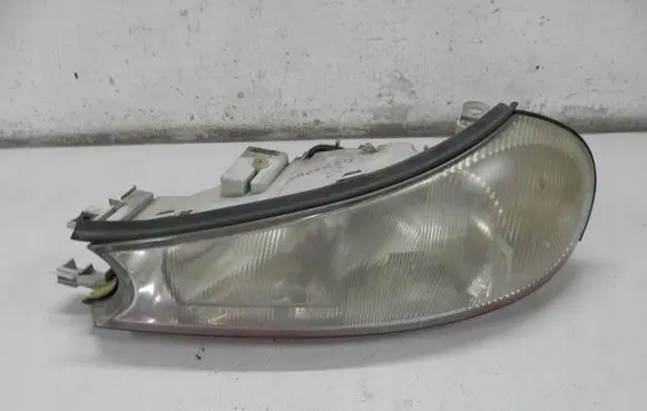 Ford Mondeo MK II Headlight/headlamp 