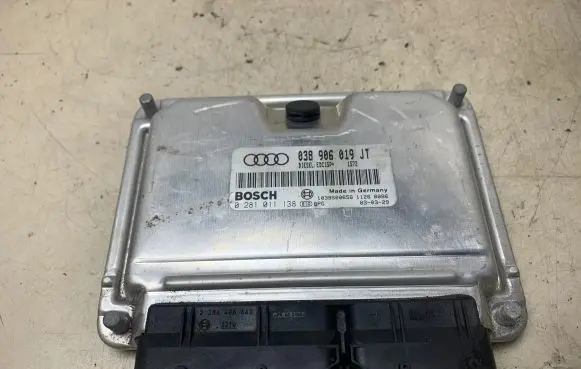 Audi A4 S4 B6 8E 8H Engine control unit/module 038906019JT 1039S00656 0281011138