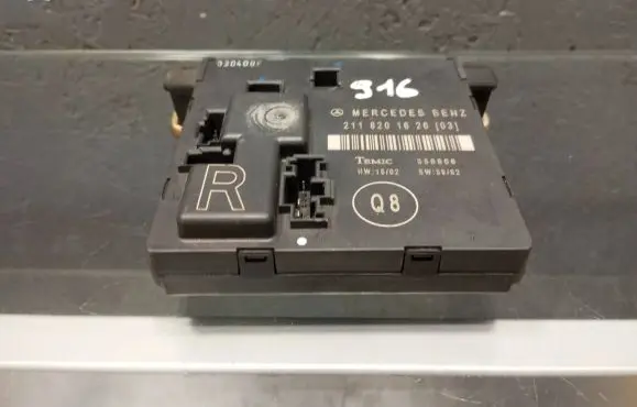 Mercedes-Benz E W211 Door control unit/module 2118201626 SW3902 356806