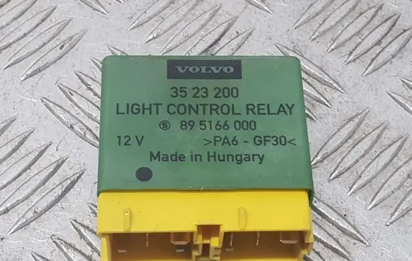 Volvo S70 V70 V70 XC Light relay 3523200