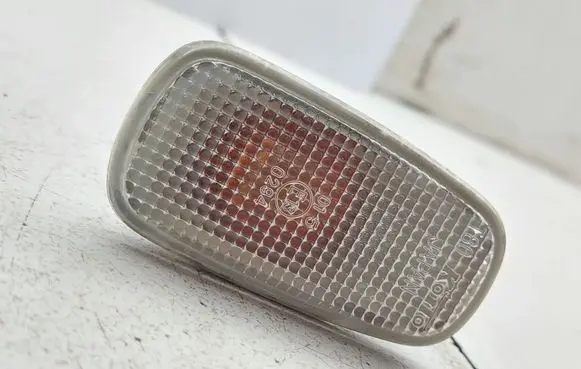 Toyota Corolla Verso E121 Front fender indicator light 015E130294
