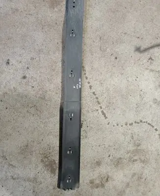 Center/middle under tray cover