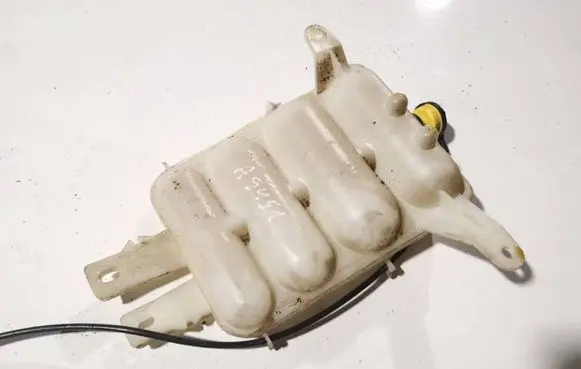 Vacuum air tank