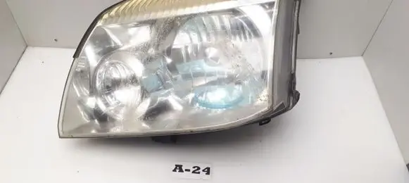 Nissan X-Trail T30 Headlight/headlamp