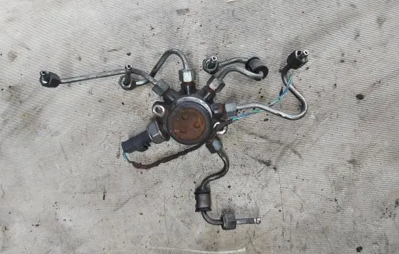 Ford Galaxy Fuel distributor 4M5Q9D280DB