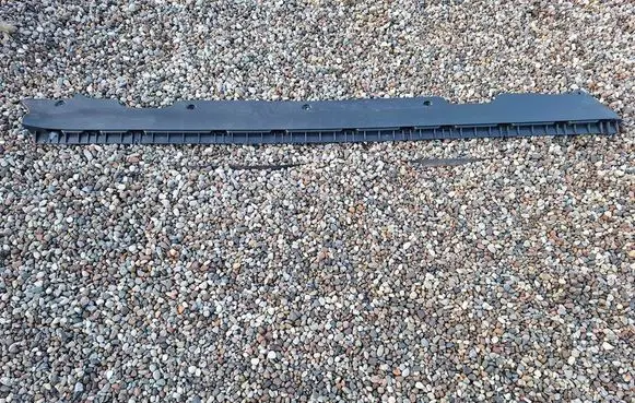 Tesla Model Y Side skirt front trim 1625377-00-D