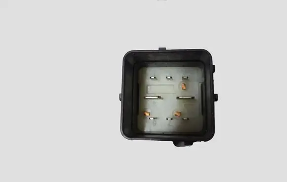 Opel Vectra C Glow plug pre-heat relay 9640469680 51252002