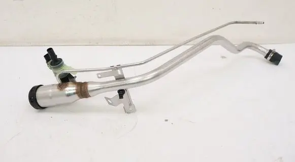 Volvo XC90 Fuel tank filler neck pipe 32312696