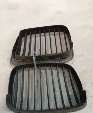 BMW 5 E39 Front grill 2497261