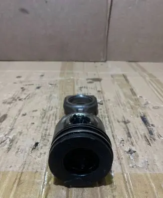 Ford Focus Piston with connecting rod 
