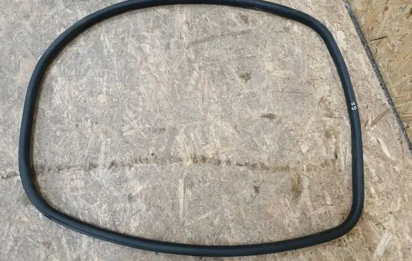 Peugeot 208 I Rear door rubber seal (on body) 