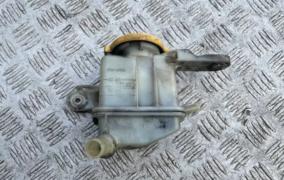 Subaru Outback Power steering fluid tank/reservoir