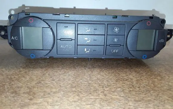 Ford Focus C-MAX Climate control unit 3M5T18C612AH 3M5T18C612