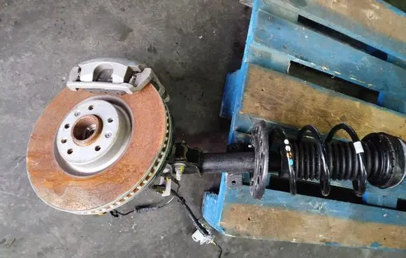 Peugeot 308 Front wheel hub spindle knuckle