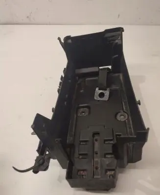 Opel Insignia A Battery tray 13330951