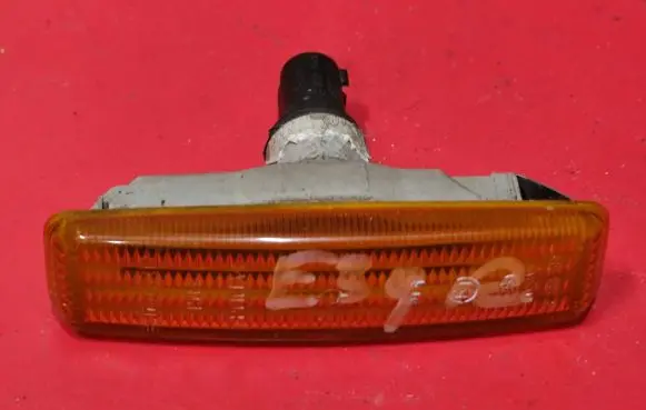 BMW 5 E39 Front fender indicator light 8360589 117510