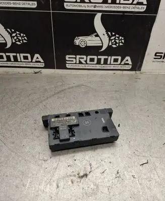 Mercedes-Benz C W203 Door control unit/module 2038201485 351324